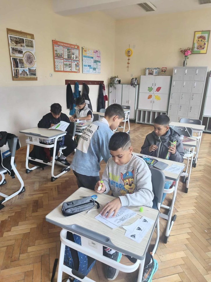 Посещение на ученици от прогимназиален етап в 4-ти клас по случай - ,,Деня на народните будители