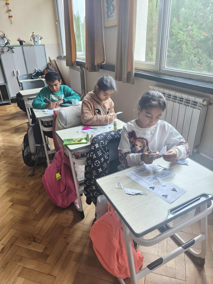 Посещение на ученици от прогимназиален етап в 4-ти клас по случай - ,,Деня на народните будители