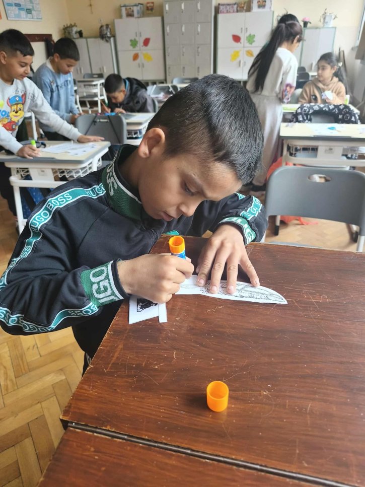 Посещение на ученици от прогимназиален етап в 4-ти клас по случай - ,,Деня на народните будители