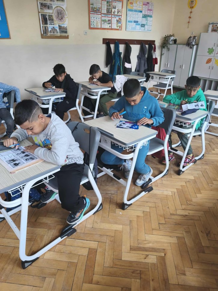 Посещение на ученици от прогимназиален етап в 4-ти клас по случай - ,,Деня на народните будители