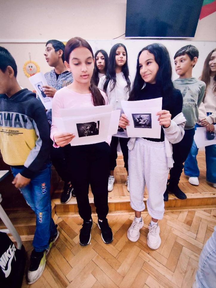 Посещение на ученици от прогимназиален етап в 4-ти клас по случай - ,,Деня на народните будители