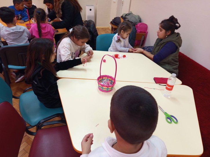 Работилница за мартеници с родители и ученици.