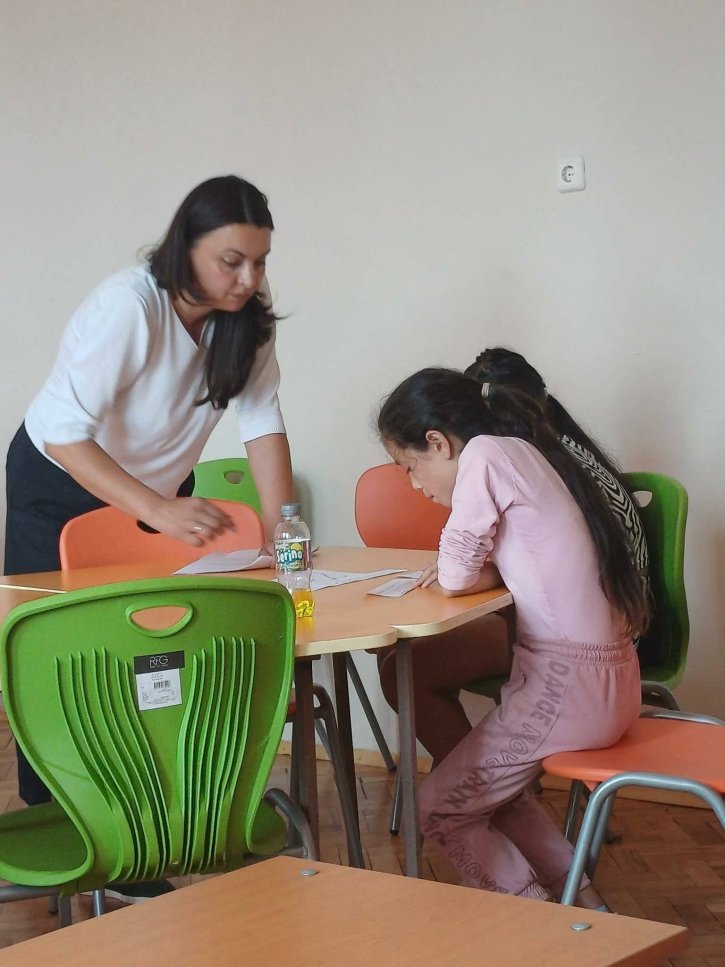Петокласници отбелязаха Деня на Ботев с открит урок по история.