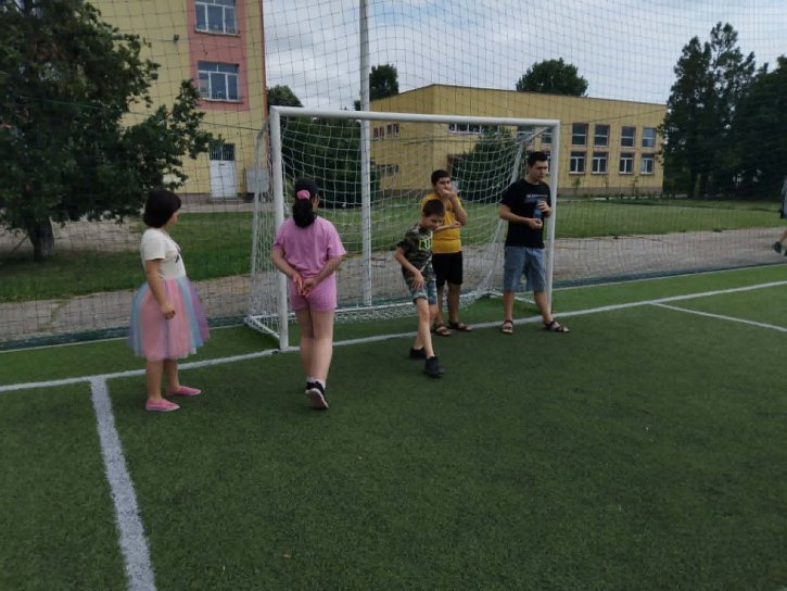 Приятелство, усмивки и споделени мигове в ОбУ „Св. св. Кирил и Методий“