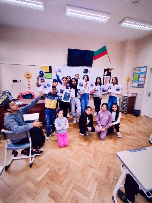 Посещение на ученици от прогимназиален етап в 4-ти клас по случай - ,,Деня на народните будители