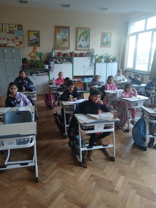 Ученическият съвет отбеляза Международния ден на розовата фланелка.