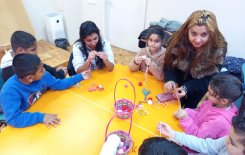 Работилница за мартеници с родители и ученици.